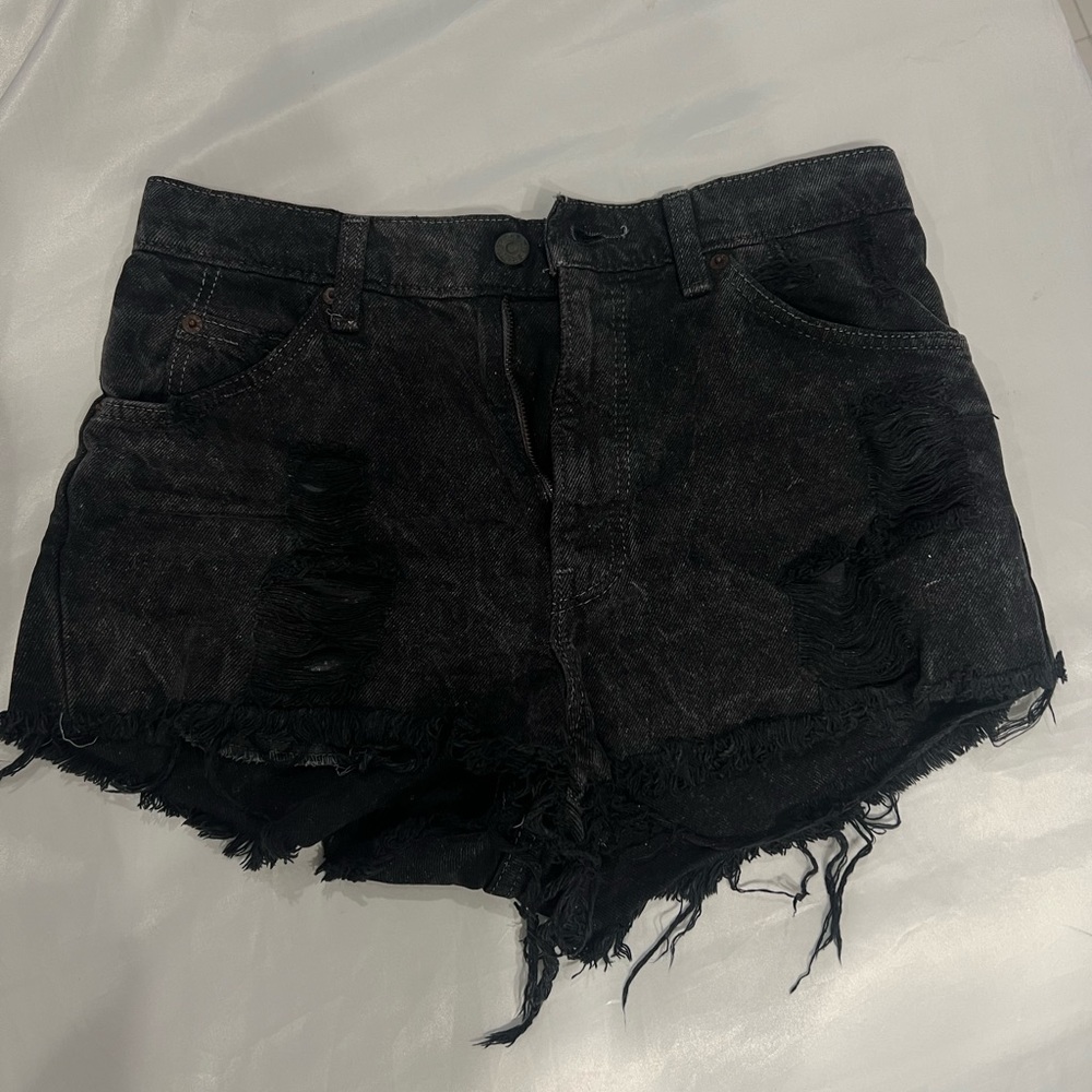 LEVIS Ripped Shorts